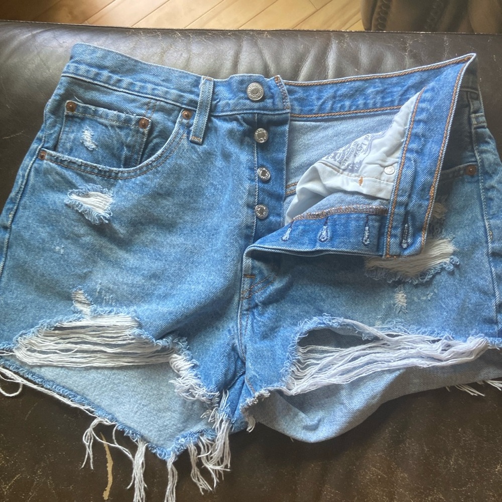 Blue Levi’s 501 Jean shorts